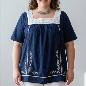 Blue and White Embroidered Blouse Estimated 4X